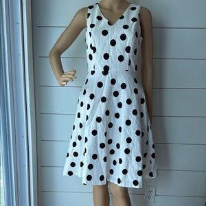 White House Black Market Black and White A-Line Midi Dress Sz 2